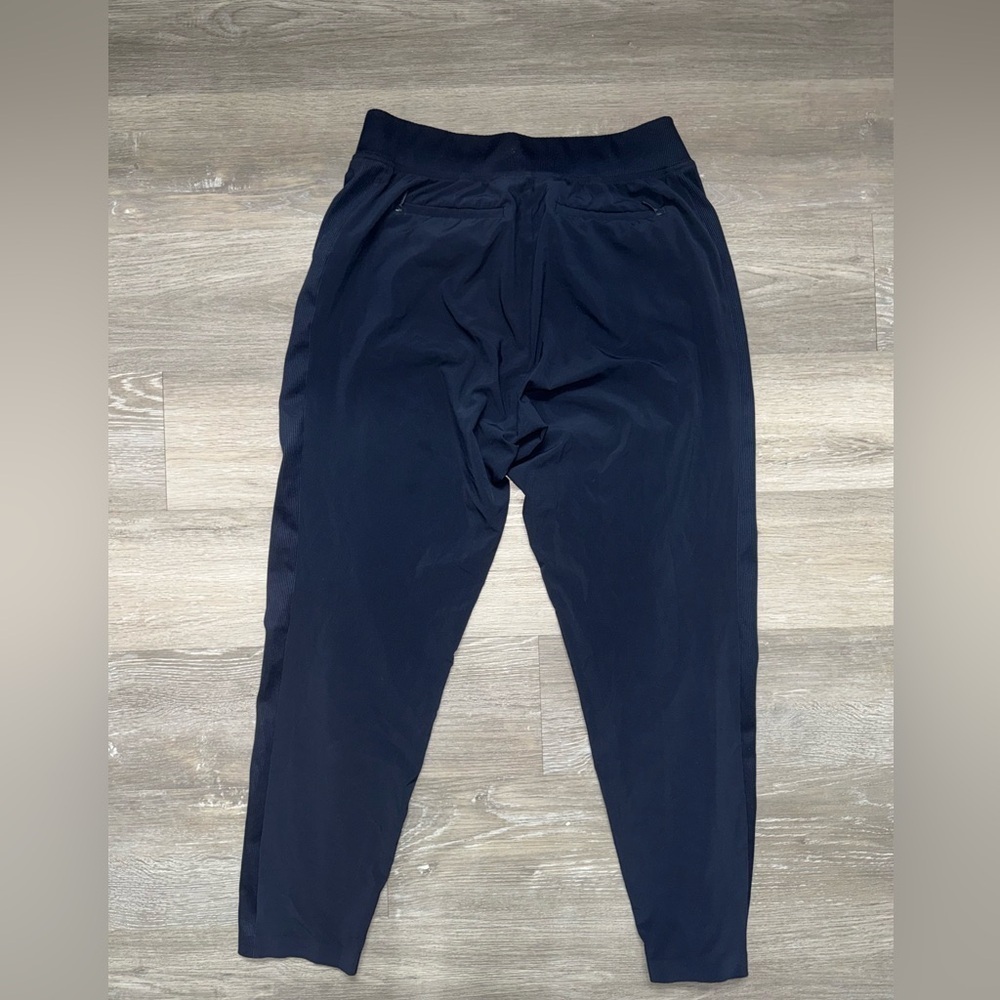 Athleta BROOKLYN MID RISE ANKLE PANT size 6 - Picture 5 of 10